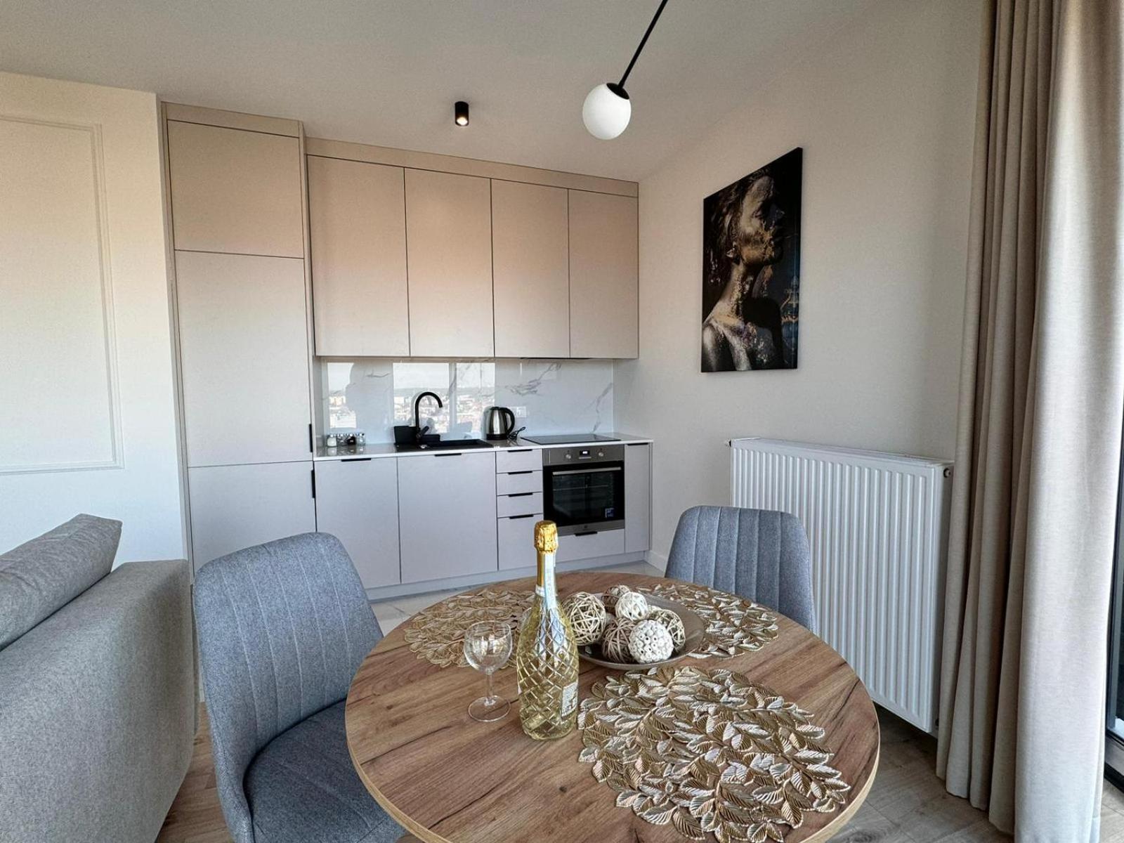 Polonia Art Apartments In The City Center Katowice Ngoại thất bức ảnh